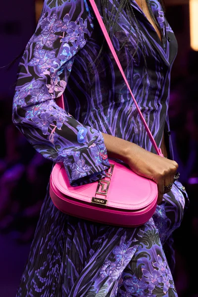 Look 64